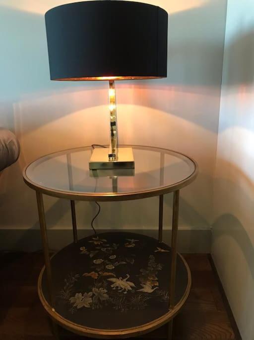 Luxury With Free Parking Apartment *